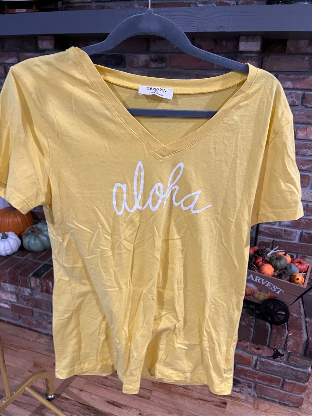 Zenana Outfitters Yellow V‑Neck 'aloha' Graphic Tee